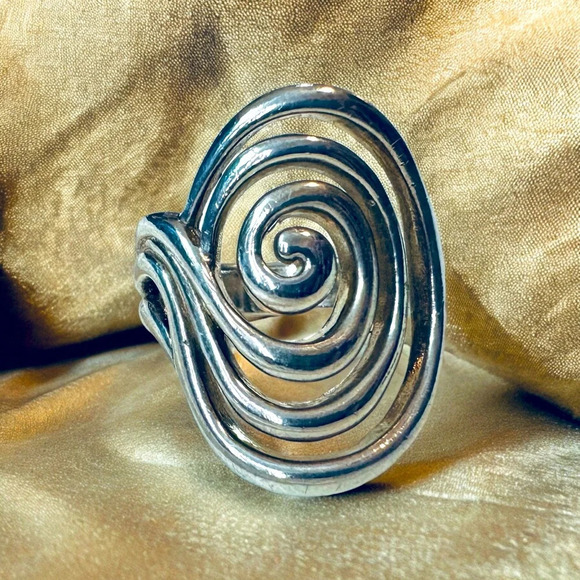Designer Sterling Silver Spiral Ring (8) - Picture 1 of 11